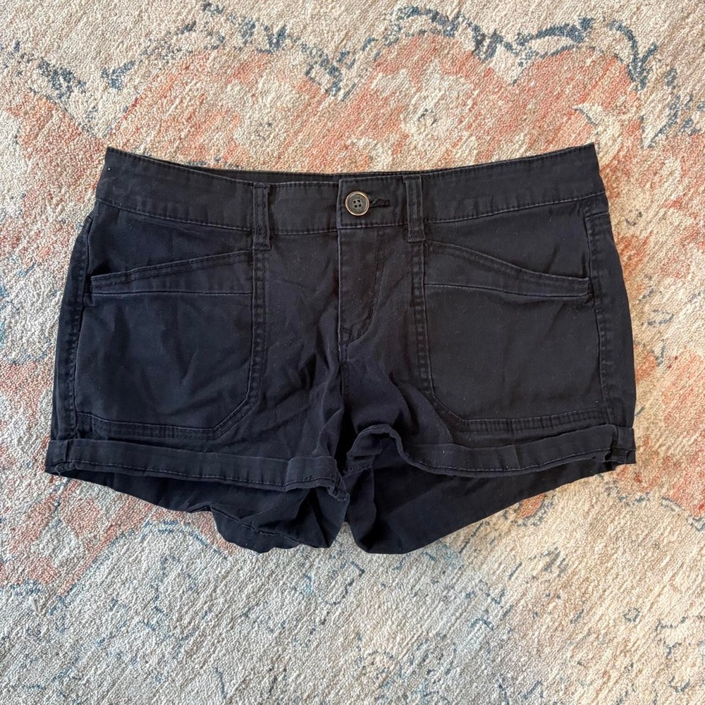 Union Bay Black Y2K Low Rise Shorts Womens Size 11 Cuffed Utility Summer Pockets